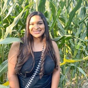 Meet your Posher, Juana